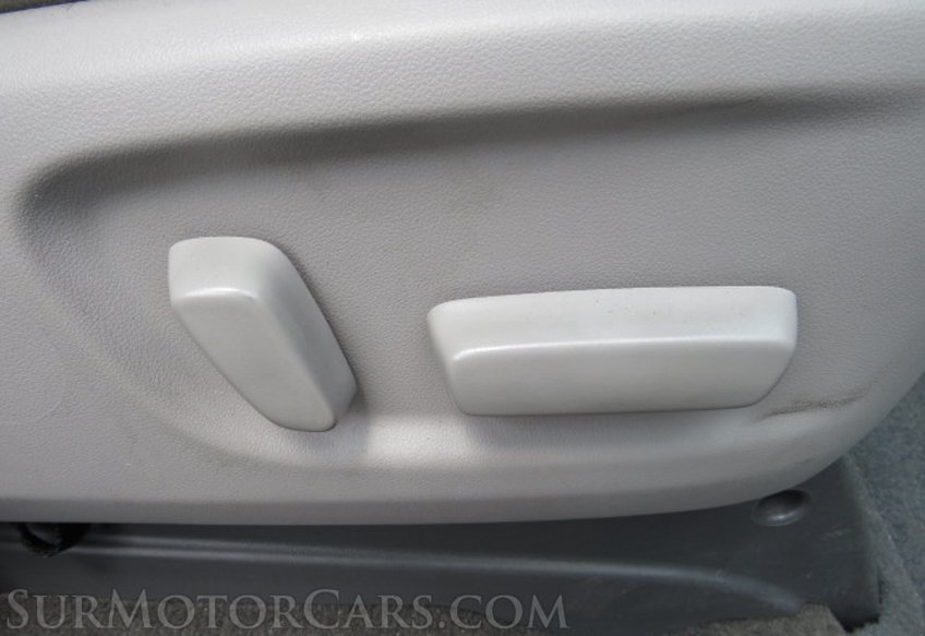 2017 Toyota Sienna - Image 40