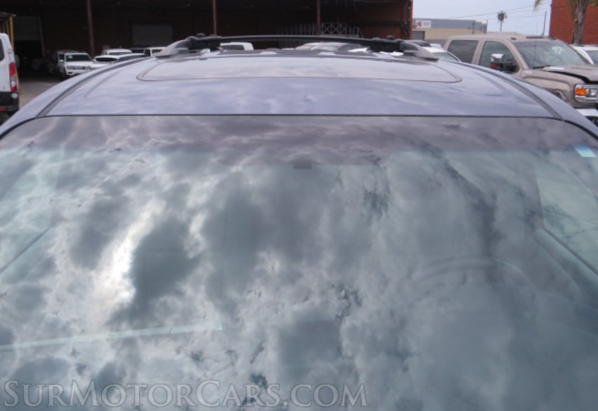 2017 Toyota Sienna - Image 13