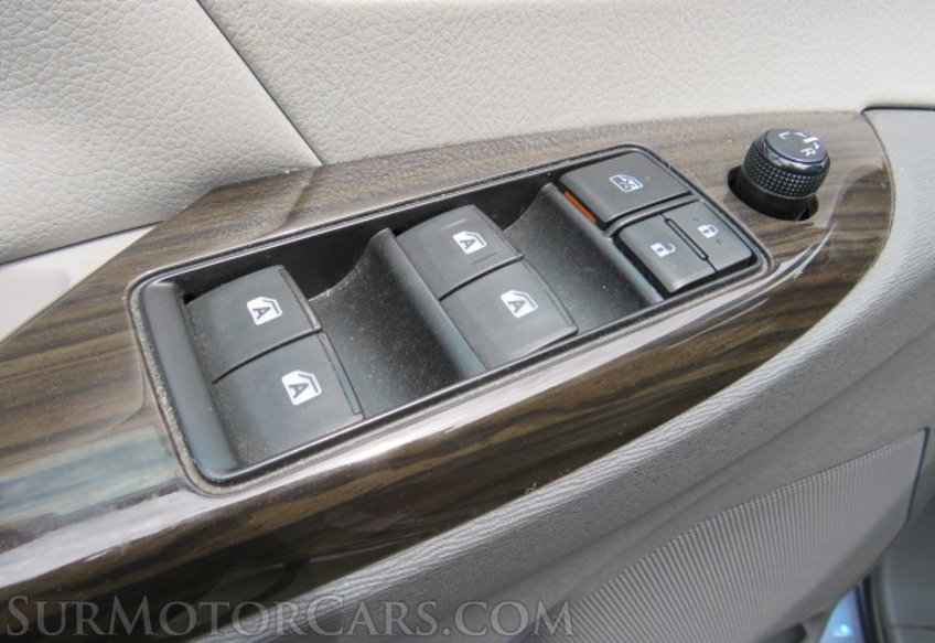 2017 Toyota Sienna - Image 41