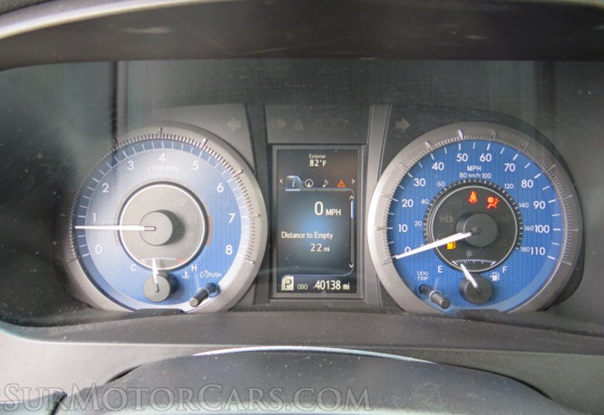 2017 Toyota Sienna - Image 30