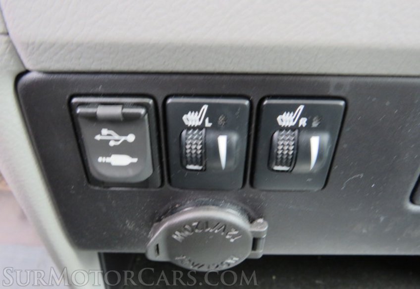 2017 Toyota Sienna - Image 46