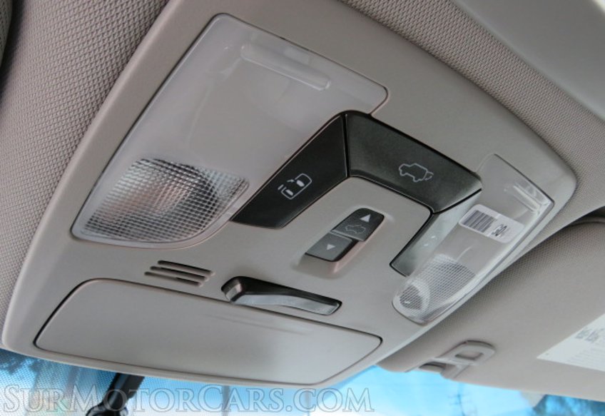 2017 Toyota Sienna - Image 47