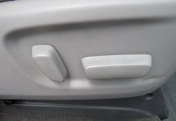 2017 Toyota Sienna - Image 40