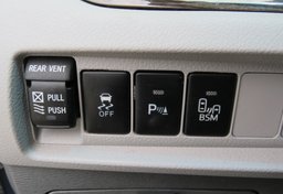 2017 Toyota Sienna - Image 37