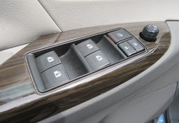 2017 Toyota Sienna - Image 41