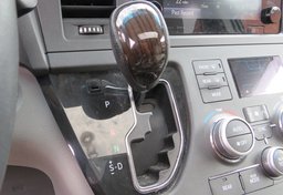 2017 Toyota Sienna - Image 45