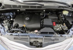 2017 Toyota Sienna - Image 53