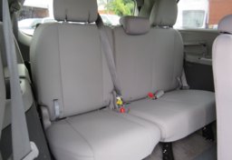 2017 Toyota Sienna - Image 29