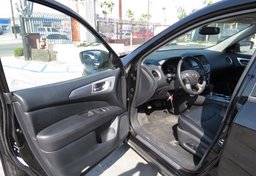 2019 Nissan Pathfinder - Image 21