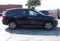 2019 Nissan Pathfinder - Image 5