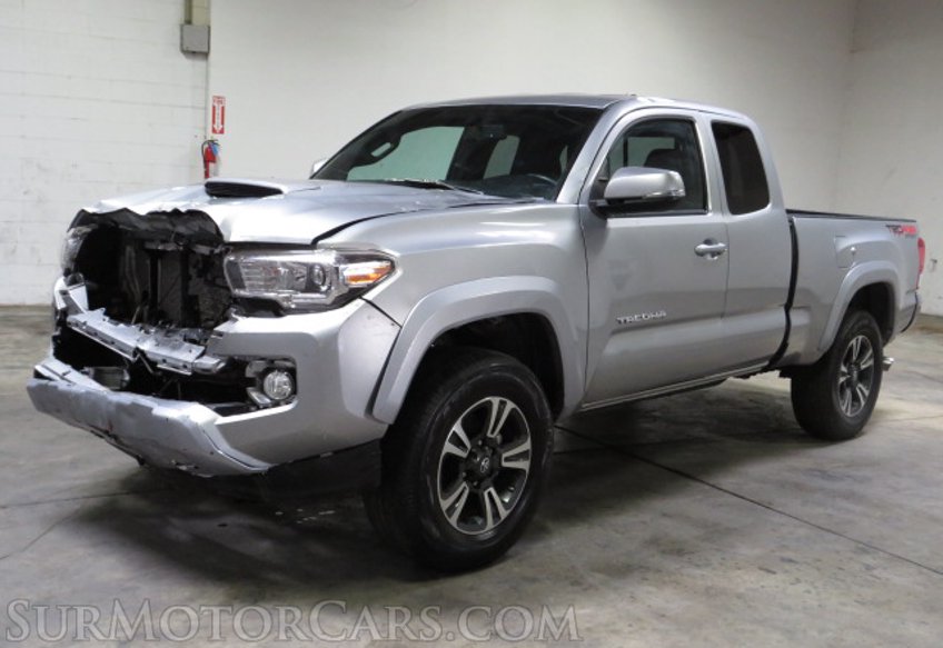 2017 Toyota Tacoma - Image 3