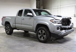 2017 Toyota Tacoma - Image 4
