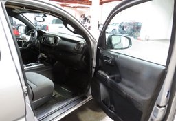 2017 Toyota Tacoma - Image 22