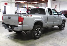 2017 Toyota Tacoma - Image 7