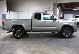 2017 Toyota Tacoma - Image 11