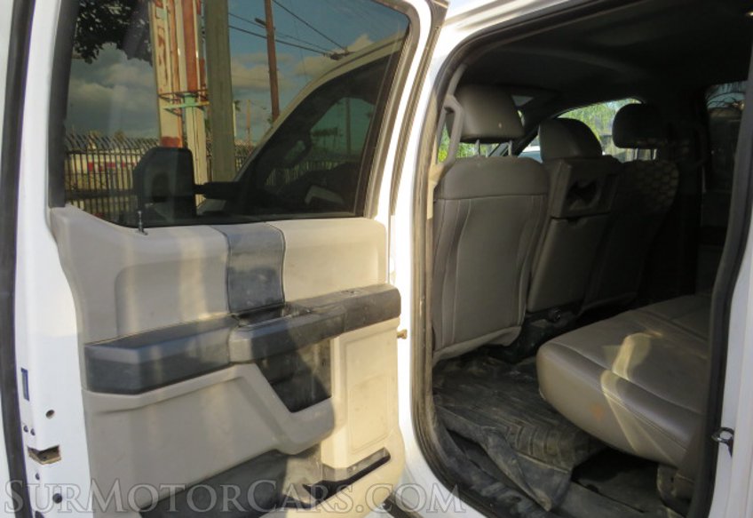 2018 Ford Super Duty F-550 DRW - Image 18