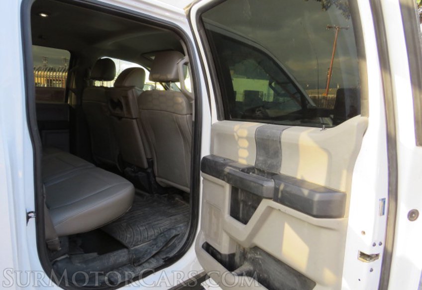 2018 Ford Super Duty F-550 DRW - Image 19