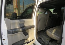 2018 Ford Super Duty F-550 DRW - Image 18