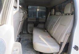 2018 Ford Super Duty F-550 DRW - Image 24