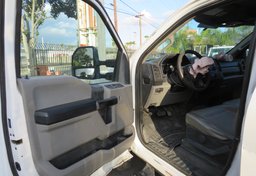 2018 Ford Super Duty F-550 DRW - Image 16