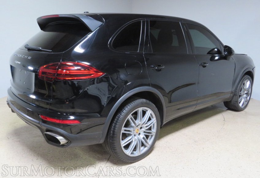 2016 Porsche Cayenne - Image 10