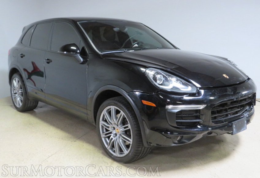 2016 Porsche Cayenne - Image 2