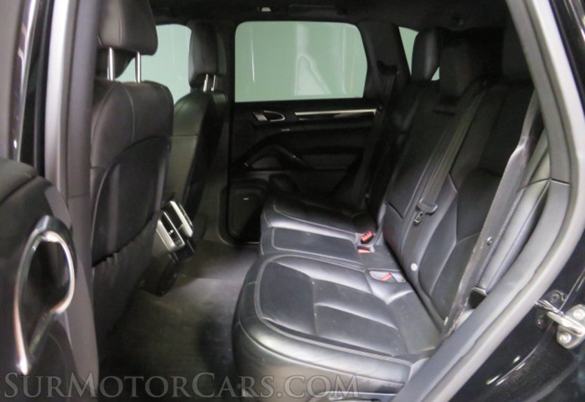 2016 Porsche Cayenne - Image 31