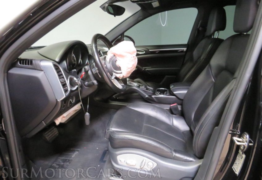 2016 Porsche Cayenne - Image 25