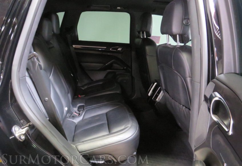 2016 Porsche Cayenne - Image 32