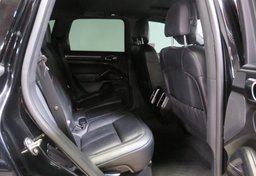 2016 Porsche Cayenne - Image 28