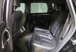 2016 Porsche Cayenne - Image 31