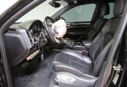 2016 Porsche Cayenne - Image 25