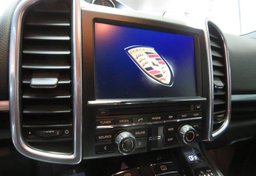 2016 Porsche Cayenne - Image 40