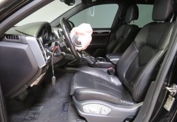 2016 Porsche Cayenne - Image 29