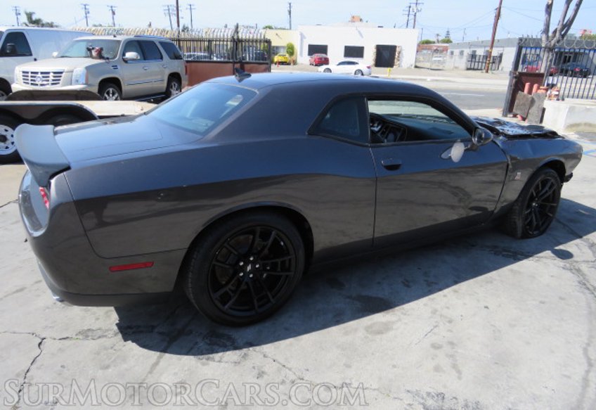 2020 Dodge Challenger - Image 5