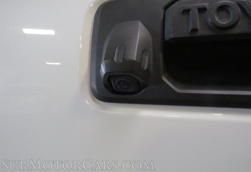 2018 Toyota Tacoma - Image 16