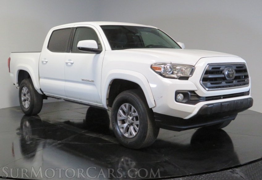 2018 Toyota Tacoma - Image 4