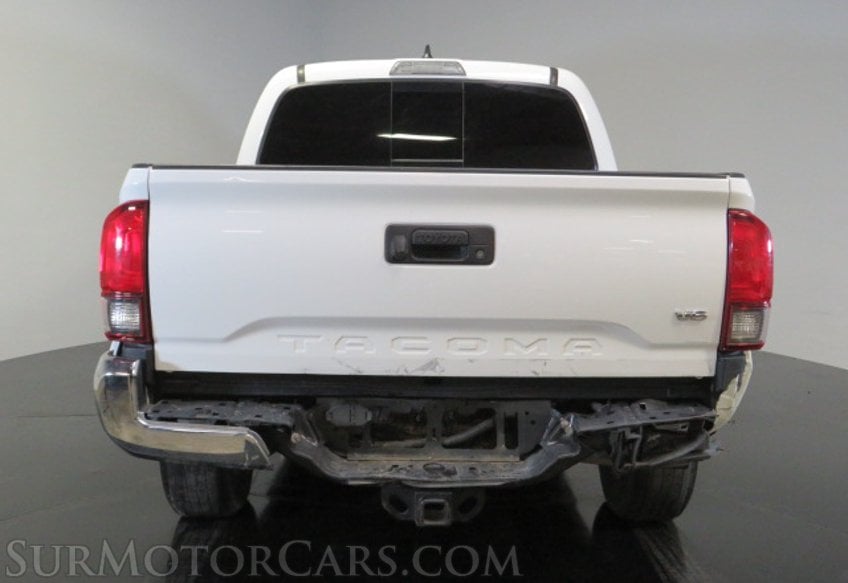 2018 Toyota Tacoma - Image 11