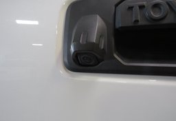 2018 Toyota Tacoma - Image 16