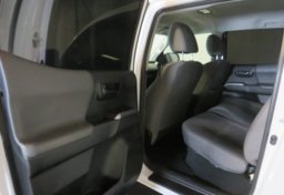 2018 Toyota Tacoma - Image 20