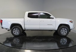 2018 Toyota Tacoma - Image 6