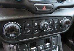 2021 GMC Terrain - Image 41