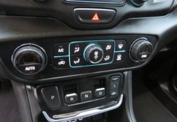 2021 GMC Terrain - Image 45