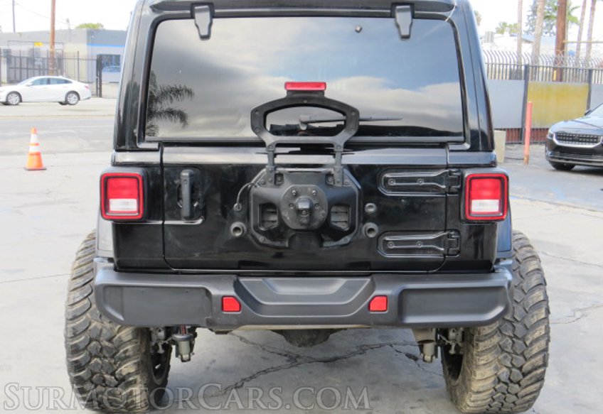 2021 Jeep Wrangler - Image 12