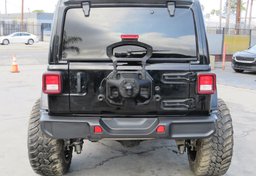 2021 Jeep Wrangler - Image 12