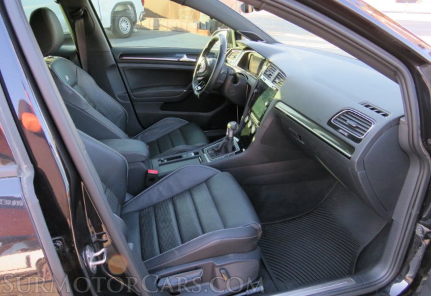 2019 Volkswagen Golf R - Image 23