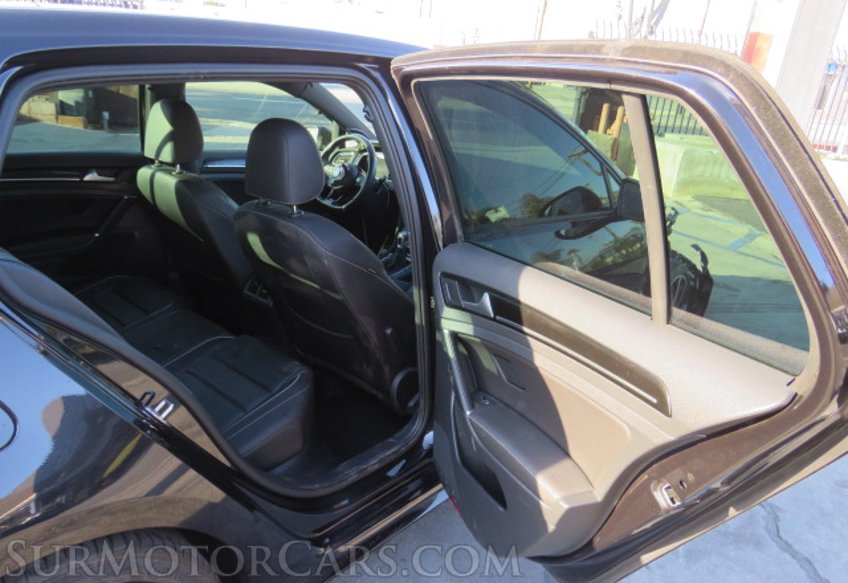 2019 Volkswagen Golf R - Image 25