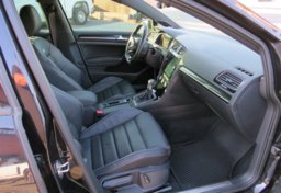 2019 Volkswagen Golf R - Image 23