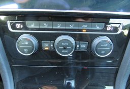 2019 Volkswagen Golf R - Image 44