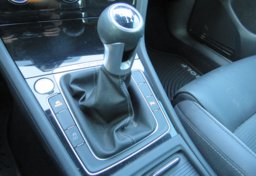 2019 Volkswagen Golf R - Image 43